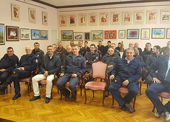 Prijatelji vatrogasci na druženju u Krašiću