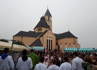 Duhovni koncert i Dani kruha uveličali proslavu obljetnice beatifikacije Stepinca
