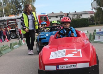 Jumicar: Školarci učili o prometnim pravilima