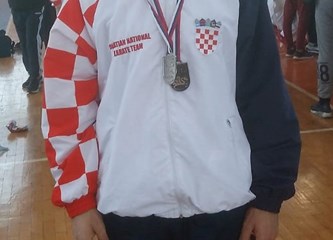 Dvije srebrne i dvije brončane medalje za Karate klub Jastreb