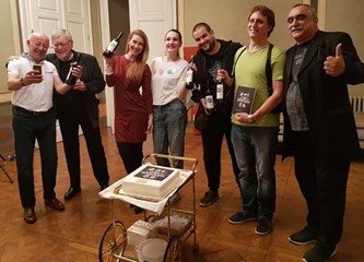 U Karlovcu predstavljena nova knjiga Nine Škrabea posvećena velikom hrvatskom kazališnom redatelju
