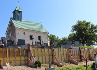 Izgradnja stepenica i potpornih zidova na mjesnom groblju Pavlovčani