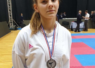 Mladi 'Jastrebovi' ugrabili 14 medalja na 'XVII. Zagreb Karate Festu'!