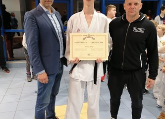 Novi majstori karatea Luka Vučinić i Matej Braje, nositelji crnog pojasa