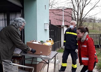 Vatrogasci već 30 dana na ispomoći svojim sugrađanima i Stožeru civilne zaštite u borbi protiv širenja koronavirusa