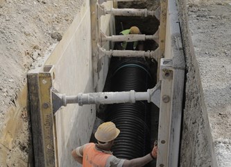 FOTO: Radovi na odvodnji vrijedni 170 milijuna kuna završavaju uređenjem gradilišta i asfaltiranjem prometnica