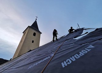 Udružili se vatrogasci Jaske i Petrovine i sanirali krov na slavetičkoj crkvi