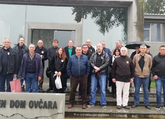 FOTO: Žumberački branitelji posjetili Vukovar