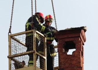FOTO: Jaskanski vatrogasci saniraju štete, građane se poziva da prijave oštećenje na svojim objektima
