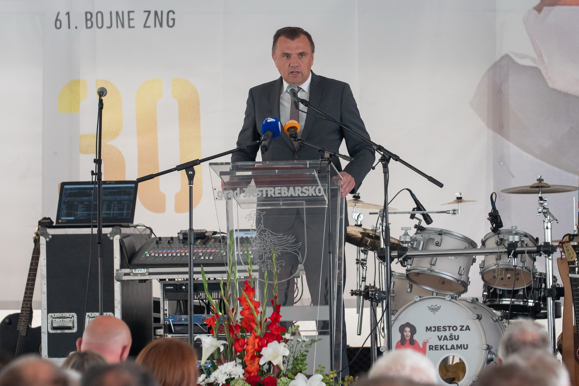 Jastrebarsko svečano proslavilo 30. obljetnicu početka Domovinskog rata i prvog postrojavanja Jaskanaca: Branitelji HVALA!