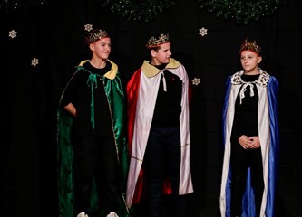FOTO Čaroliju na kazališne daske donijele božićne predstave Kazališta Škrabe