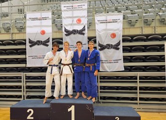 Na Međunarodnom memorijalu Josipa Potneka u Osijeku predstavnici Judo kluba Jaska osvojili 11 medalja