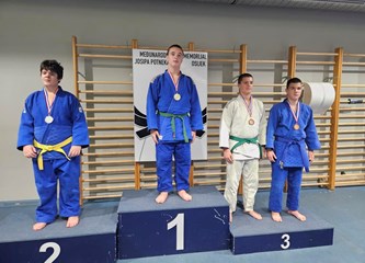 Na Međunarodnom memorijalu Josipa Potneka u Osijeku predstavnici Judo kluba Jaska osvojili 11 medalja