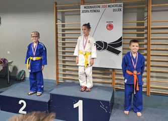 Na Međunarodnom memorijalu Josipa Potneka u Osijeku predstavnici Judo kluba Jaska osvojili 11 medalja