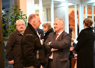 Svečana sjednica platforme „Sve se može”: Predstavljeni kandidati za nadolazeće lokalne izbore