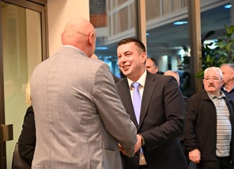 Svečana sjednica platforme „Sve se može”: Predstavljeni kandidati za nadolazeće lokalne izbore