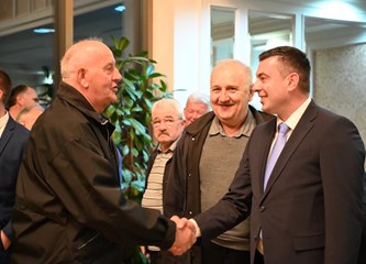 Svečana sjednica platforme „Sve se može”: Predstavljeni kandidati za nadolazeće lokalne izbore