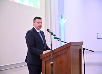 Svečana sjednica platforme „Sve se može”: Predstavljeni kandidati za nadolazeće lokalne izbore