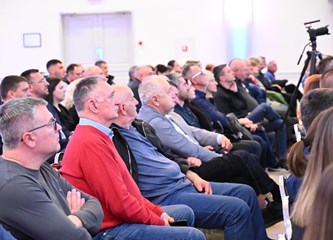 Svečana sjednica platforme „Sve se može”: Predstavljeni kandidati za nadolazeće lokalne izbore