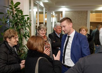 Svečana sjednica platforme „Sve se može”: Predstavljeni kandidati za nadolazeće lokalne izbore