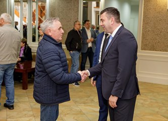 Svečana sjednica platforme „Sve se može”: Predstavljeni kandidati za nadolazeće lokalne izbore