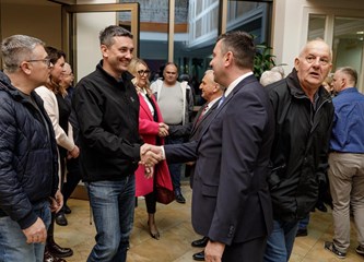 Svečana sjednica platforme „Sve se može”: Predstavljeni kandidati za nadolazeće lokalne izbore