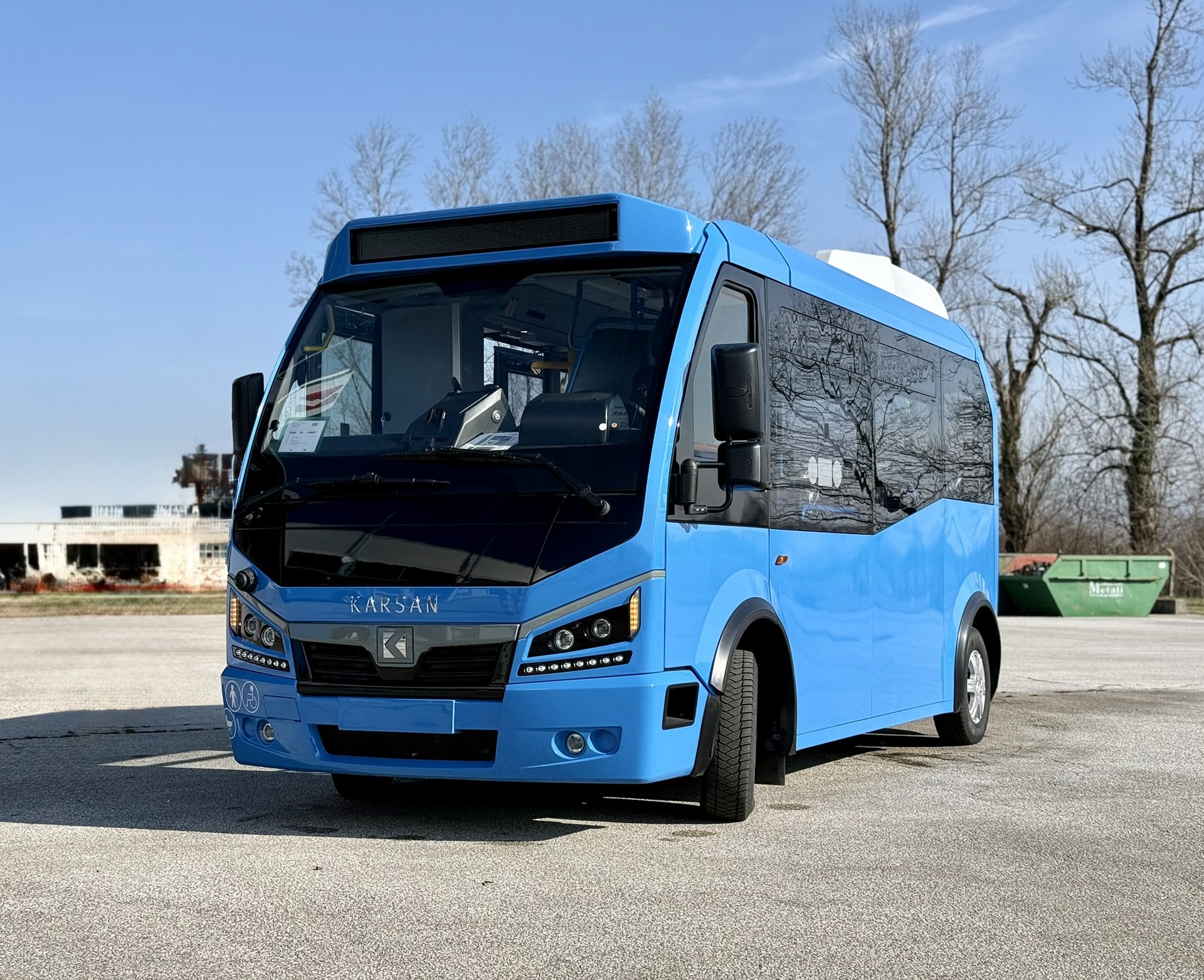 Potpisan ugovor: Ovo su električni mini busevi kojima ćemo se voziti već ove godine!